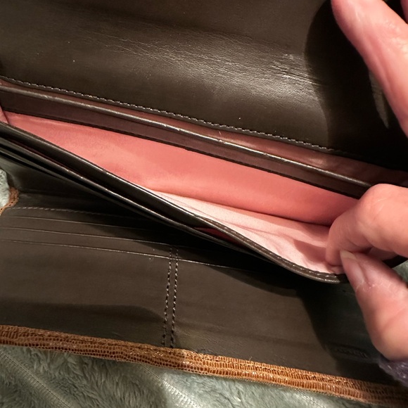 Coach Wallet *EXCELLENT CONDITION* - Picture 9 of 12